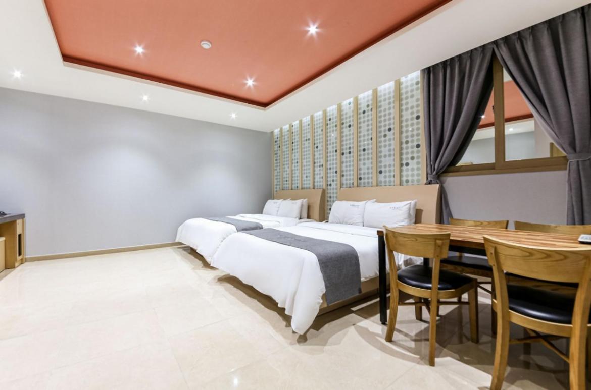 Gwangju Metropolitan City Gallery Hotel מראה חיצוני תמונה