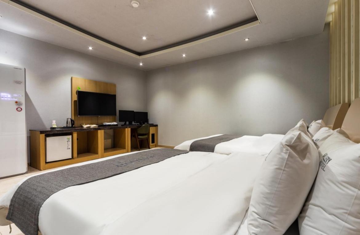 Gwangju Metropolitan City Gallery Hotel מראה חיצוני תמונה