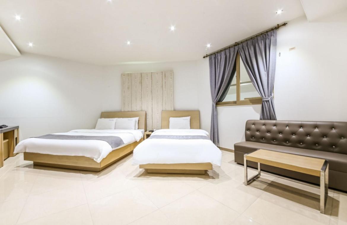 Gwangju Metropolitan City Gallery Hotel מראה חיצוני תמונה
