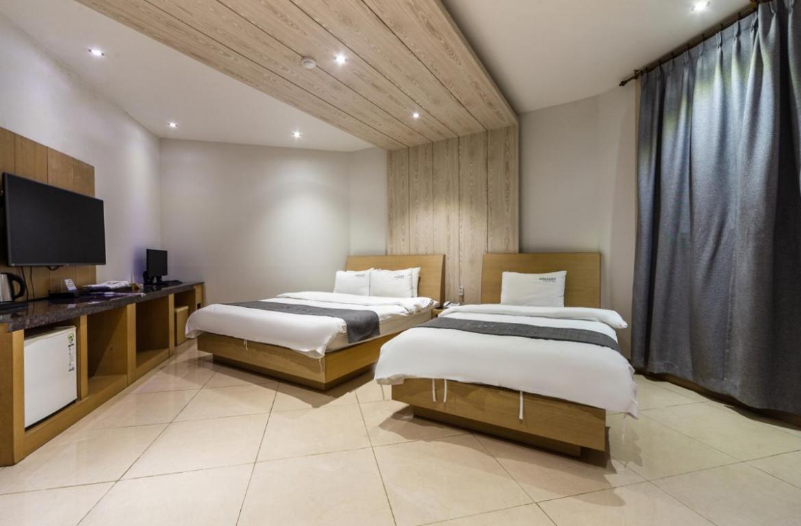 Gwangju Metropolitan City Gallery Hotel מראה חיצוני תמונה