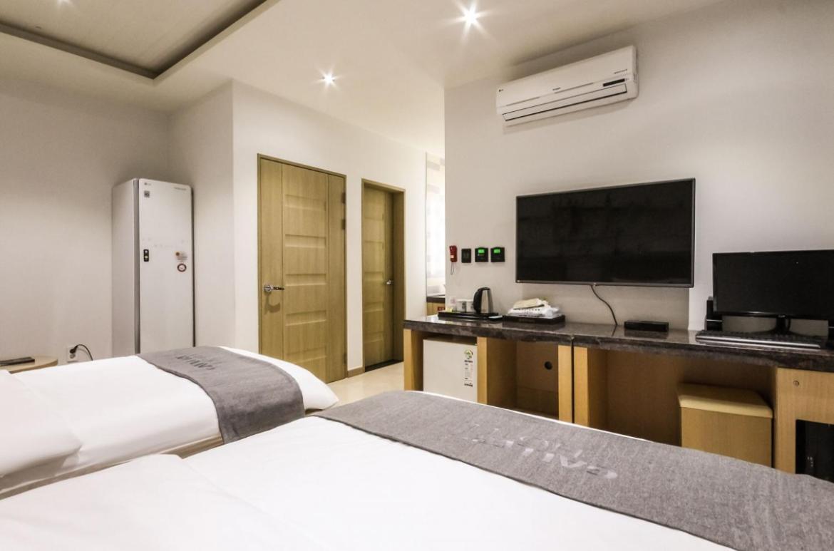 Gwangju Metropolitan City Gallery Hotel מראה חיצוני תמונה
