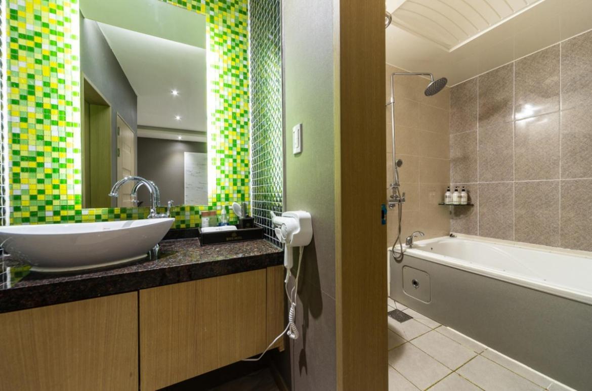 Gwangju Metropolitan City Gallery Hotel מראה חיצוני תמונה