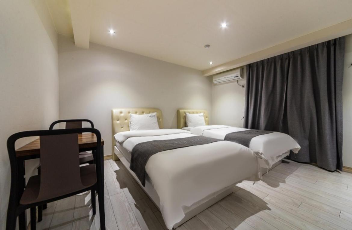 Gwangju Metropolitan City Gallery Hotel מראה חיצוני תמונה