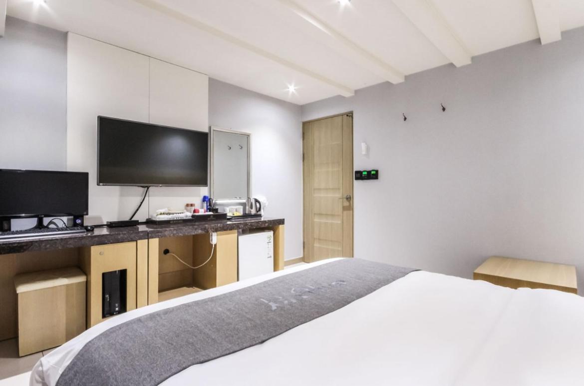 Gwangju Metropolitan City Gallery Hotel מראה חיצוני תמונה